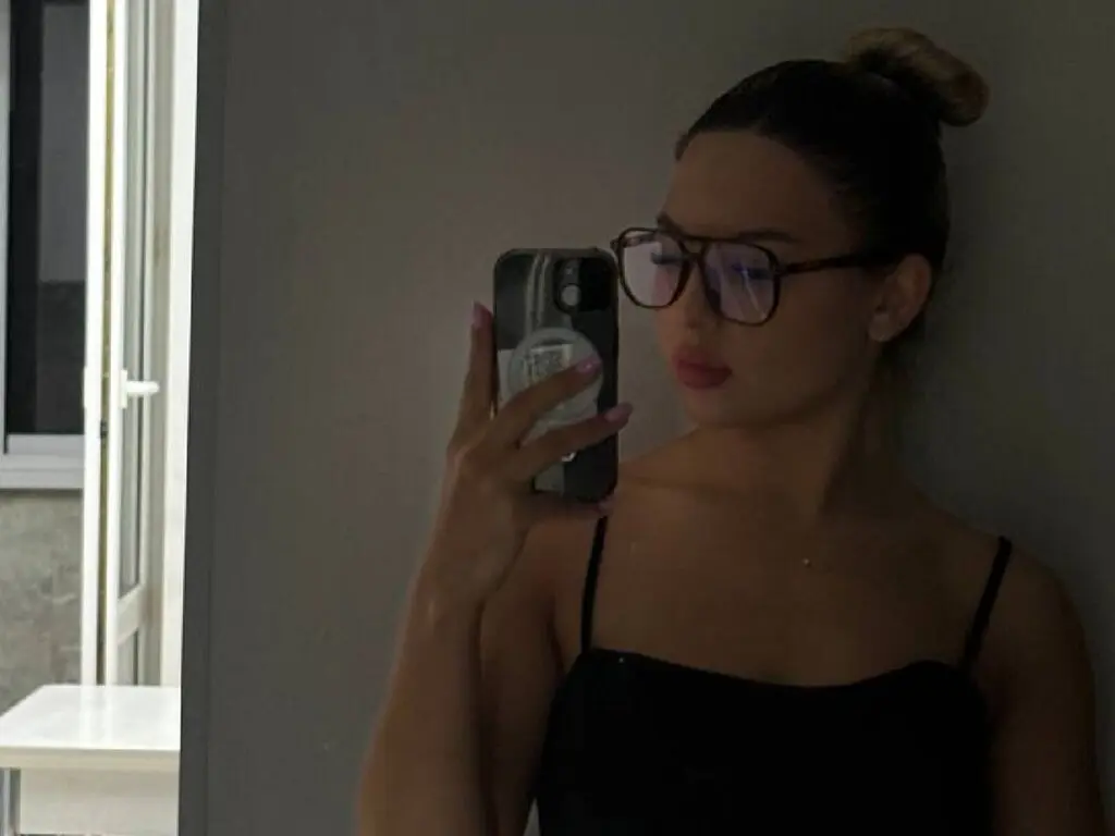 AnnieKlep Porn Profile