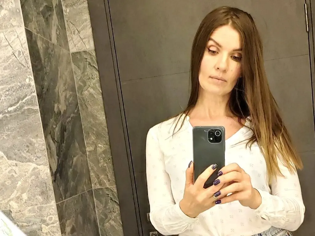 Artelie Porn Profile