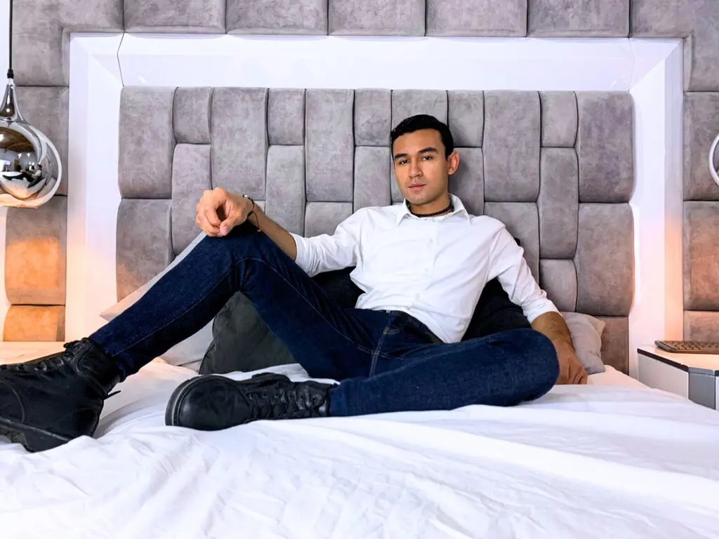 AxelWoods Porn Profile