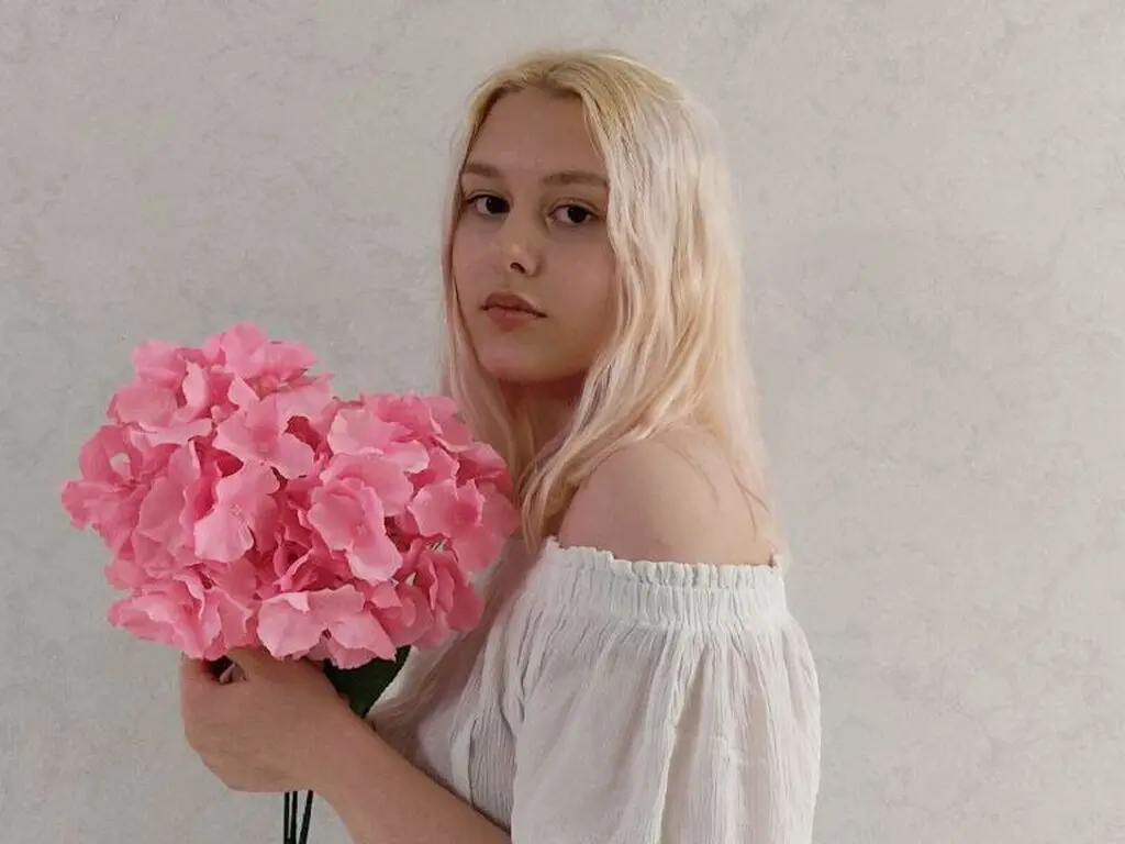 LiaAvemi Porn Profile