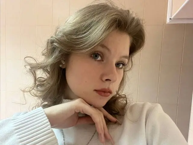 NoemiEzernack Porn Profile