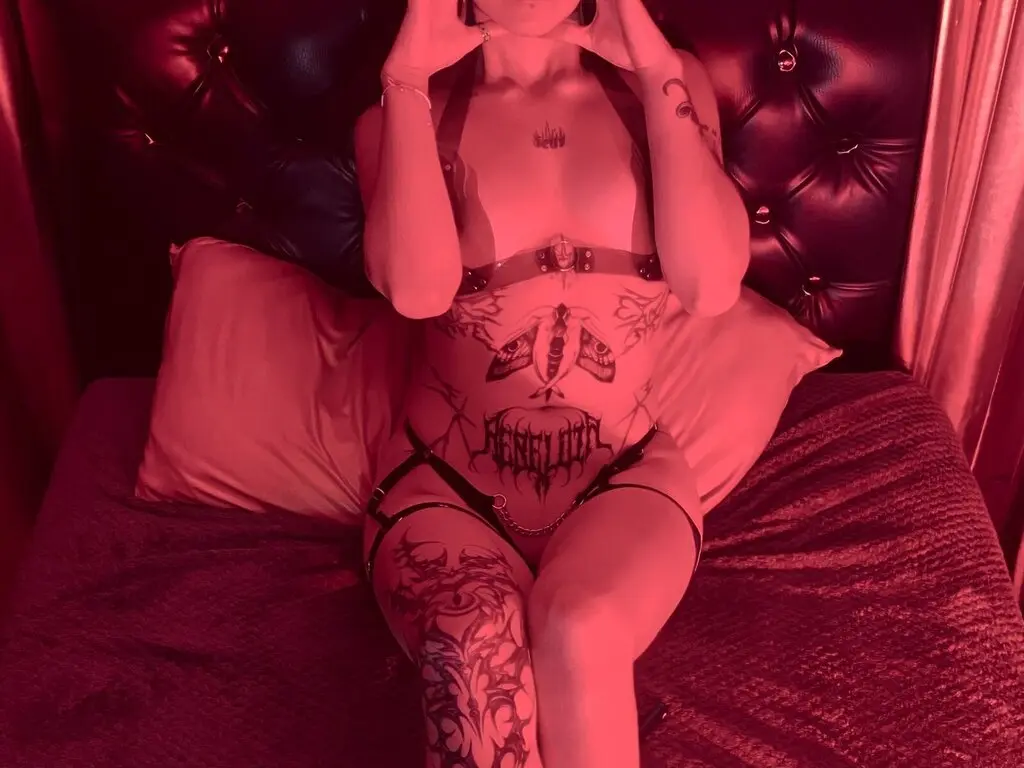 SaskiaVellour Porn Profile